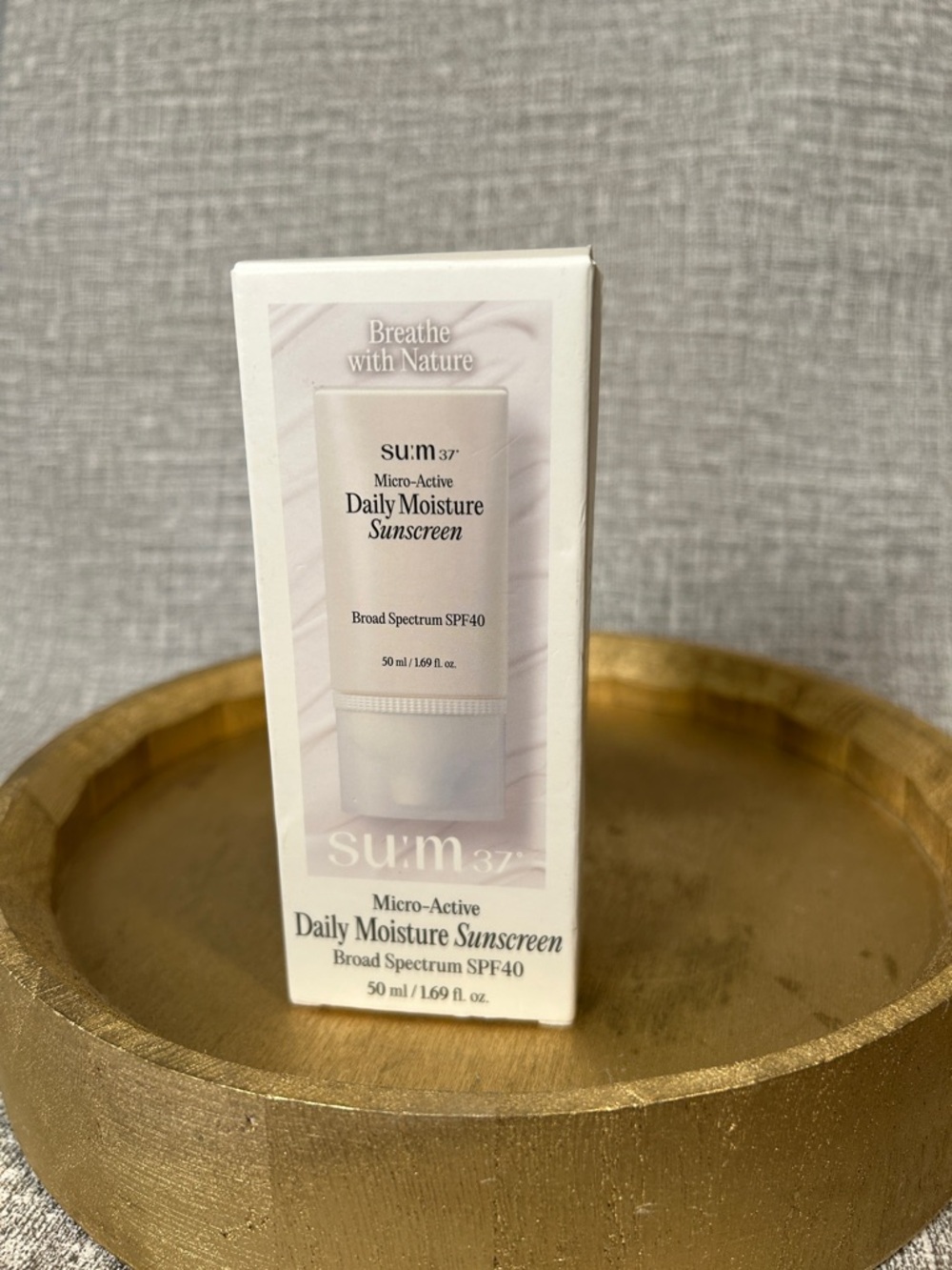 Micro-Active Daily Moisture Sunscreen SPF40 — White